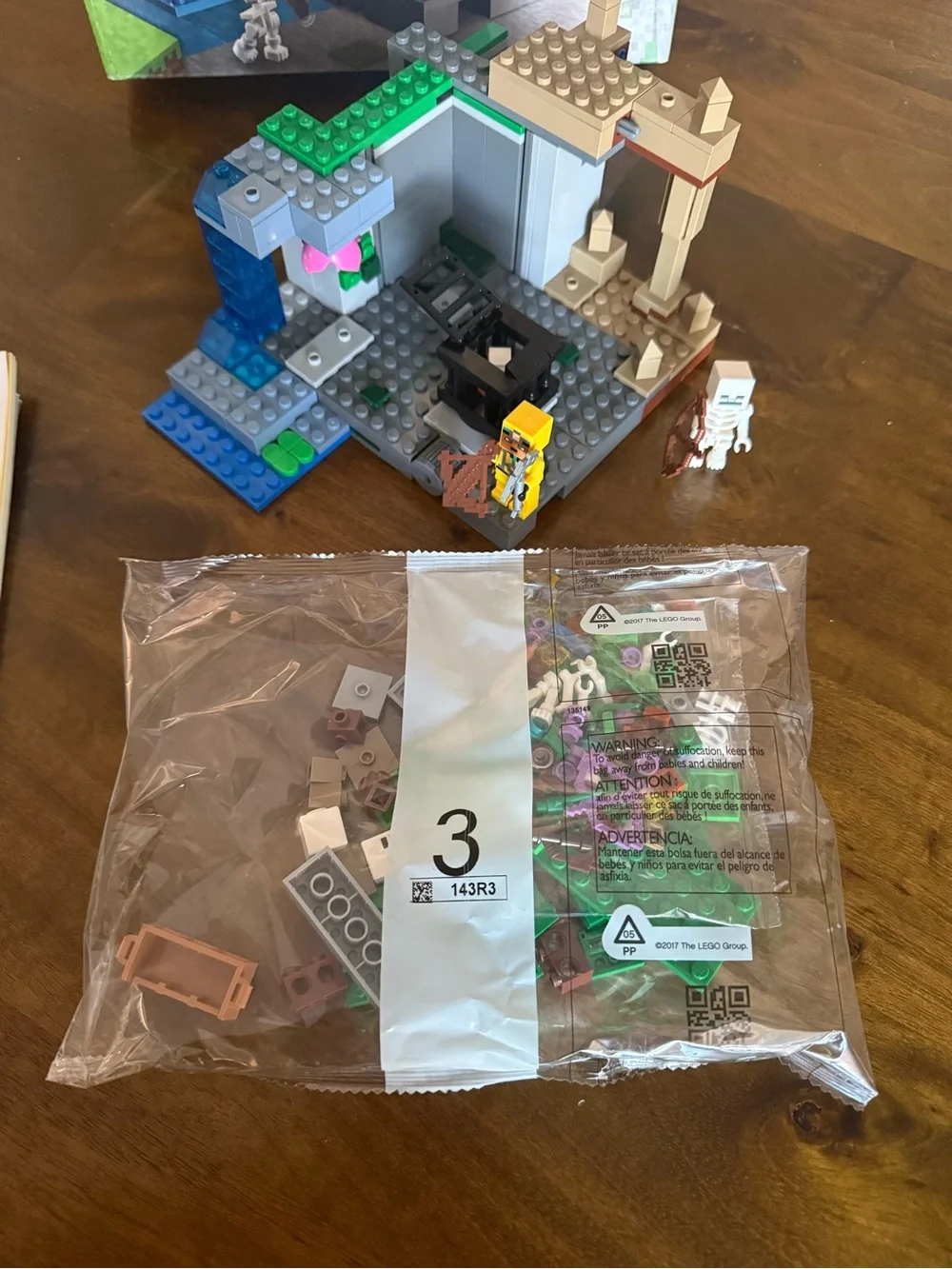 LEGO 21189 Minecraft The Skeleton Dungeon Kids Toy - Green/Grey